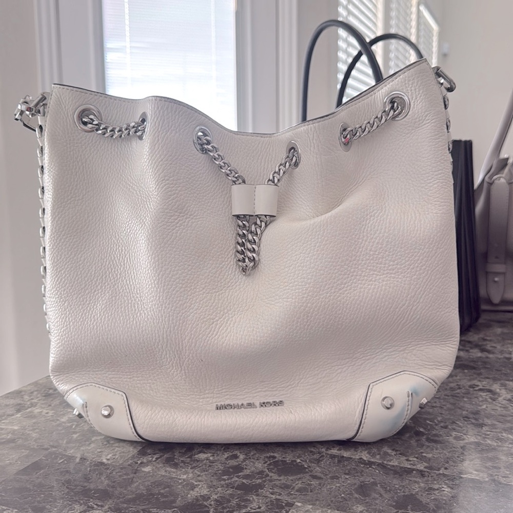 Michael Kors Alanis Pebbled Leather Bucket Bag - Perfect for a Paint Project!